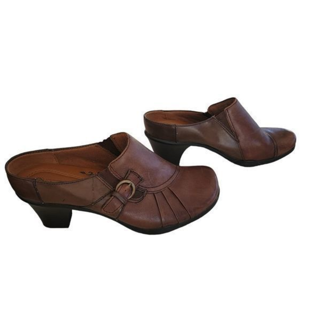 Earth Spirit brown leather mules 2 inch heels clogs size 8.5